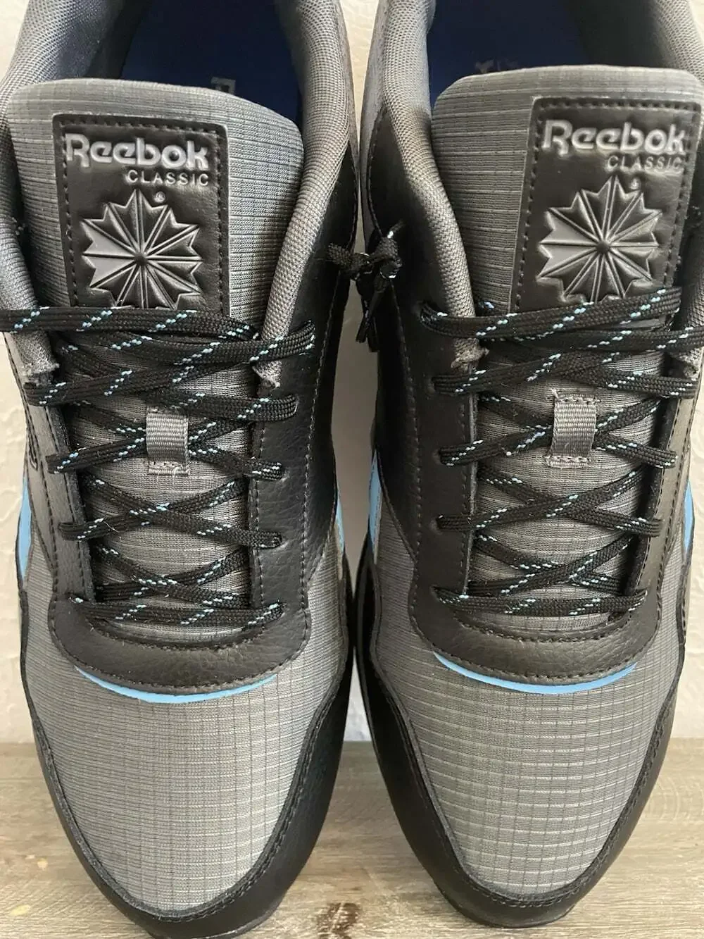 Reebok Classic Mens 15 Low Athletic Sneakers Gray Black Blue Leather & Nylon EUC